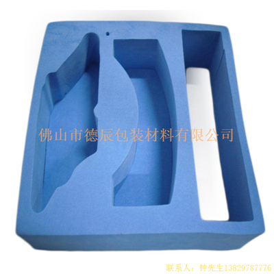 海綿內(nèi)托對(duì)各行各業(yè)產(chǎn)品起到絕緣、密封、防震、防塵、填充、隔音、固定，能夠保護(hù)包裝產(chǎn)品在運(yùn)輸過(guò)程中安然無(wú)恙，起到保護(hù)產(chǎn)品的一個(gè)作用，同時(shí)可以美化產(chǎn)品，提升產(chǎn)品檔次。